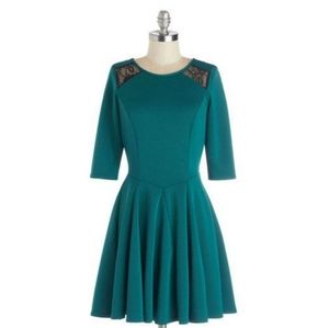 ModCloth Closet | Marvelous Matinee Lace Trim Fit & Flare Green Dress | Sz 8